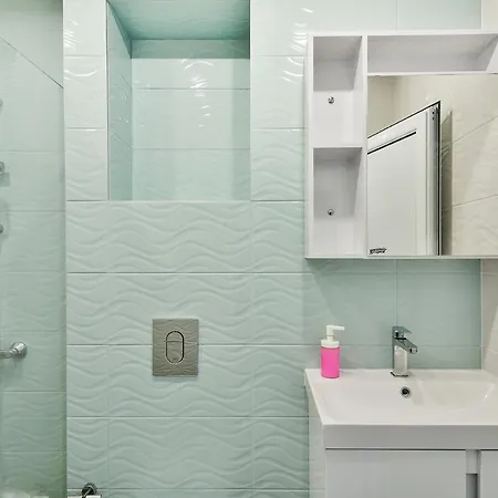 3br With Parking Nearby Opera Apartment Warna