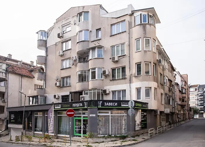 3br With Parking Nearby Opera * Варна